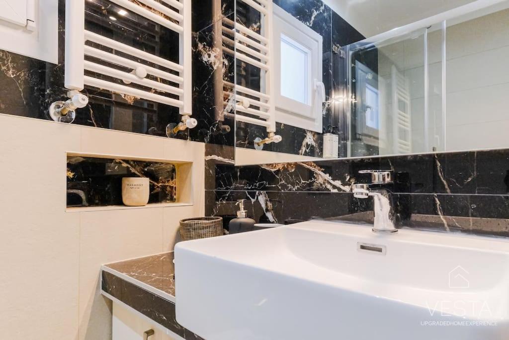 Theofilos Urban Apartment, Close To City Center Salonicco Esterno foto